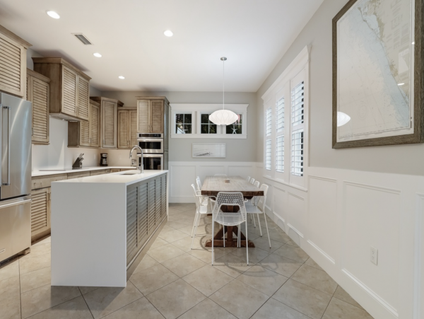 Six Bedroom Luxury Vacation Rental Anna Maria with Pool